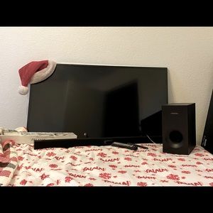 Boundle Smart TV and Sounds, wall mount.